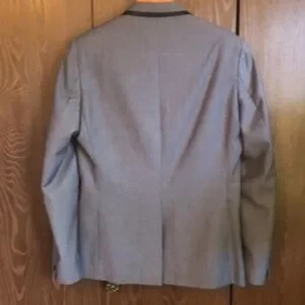H&M Light Gray Men's Blazer with Black Trim - Picture 4 of 16